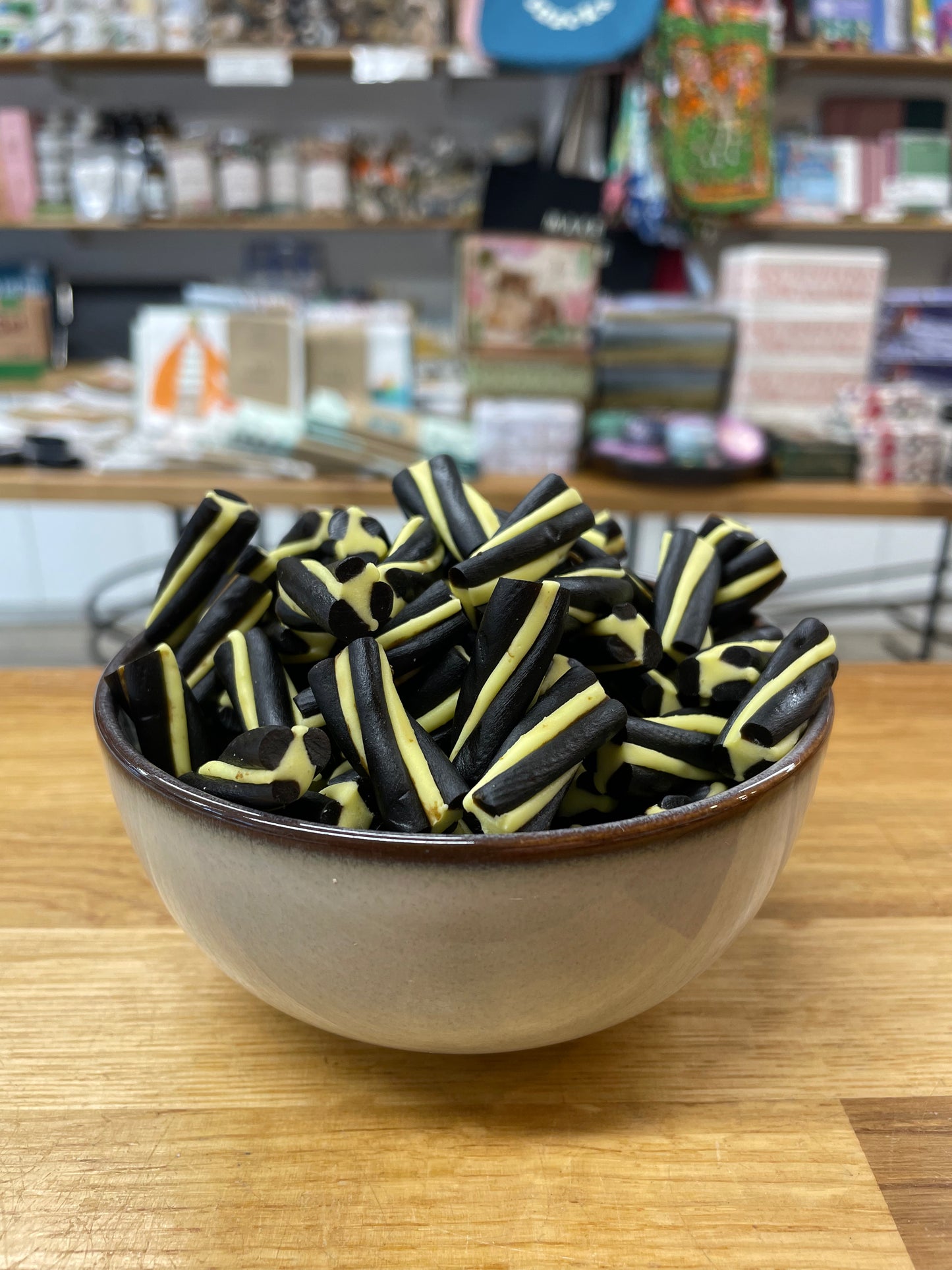 Porvoon Lakritsi Lemon & Liquorice Twists 100g