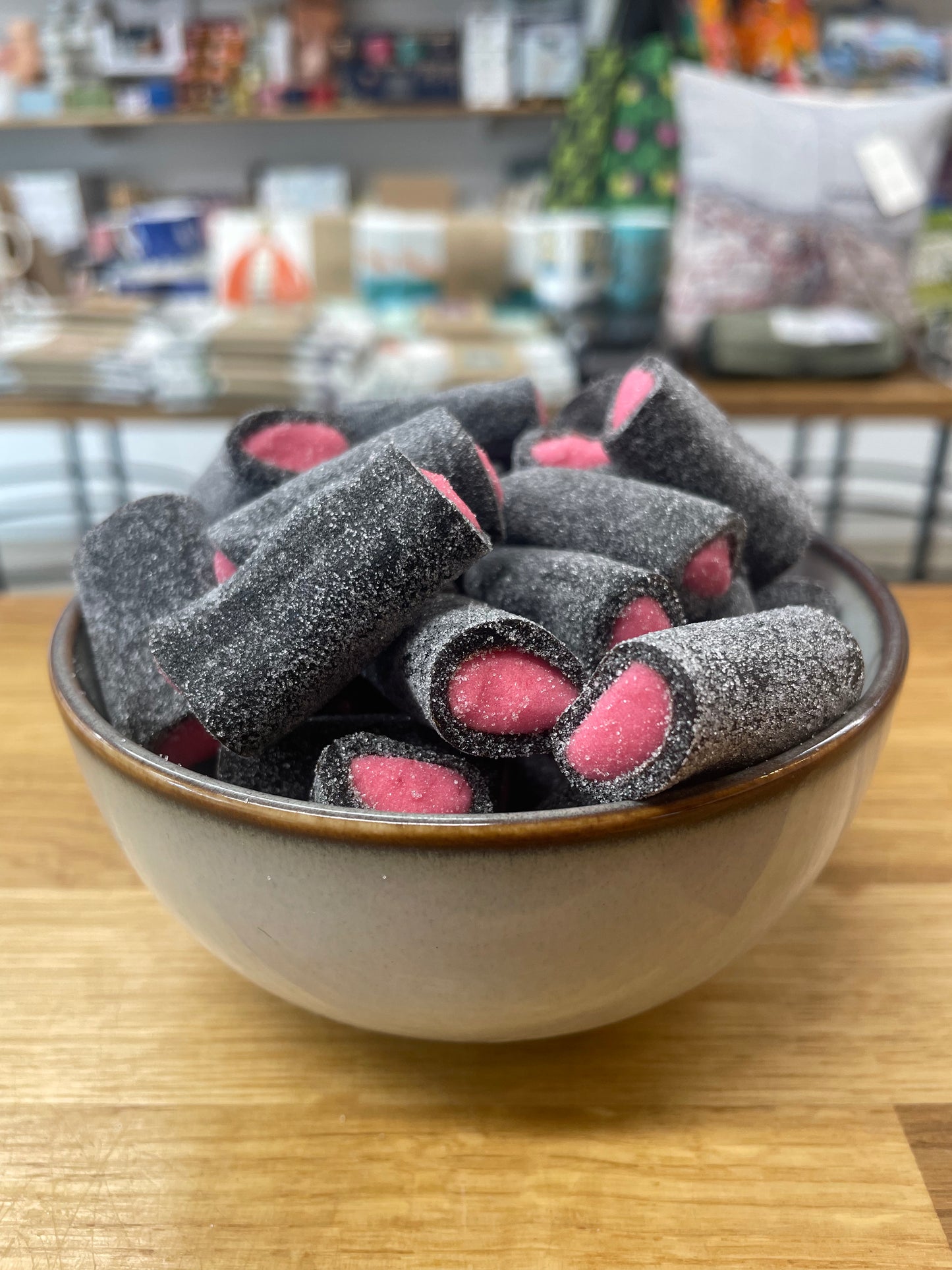 Maku Laku Salmiak & Raspberry Filled Liquorice Bites 100g
