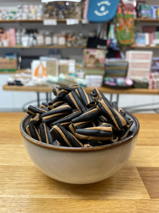 Porvoon Lakritsi Toffee & Liquorice Twists 100g